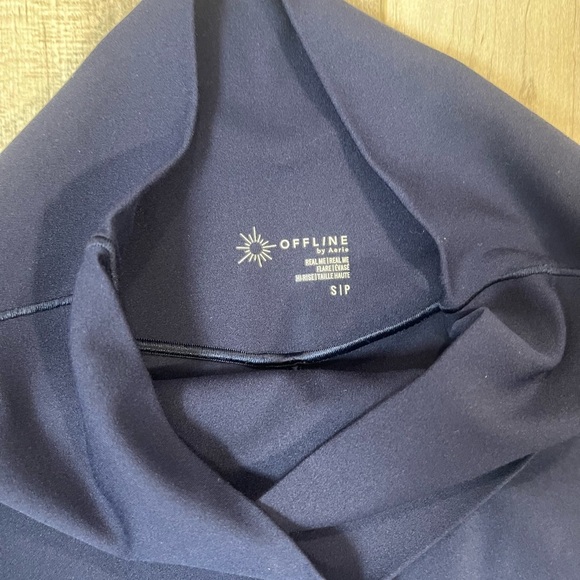 Offline By Aerie RealMe Cross Over Flared Leggings - Picture 3 of 5